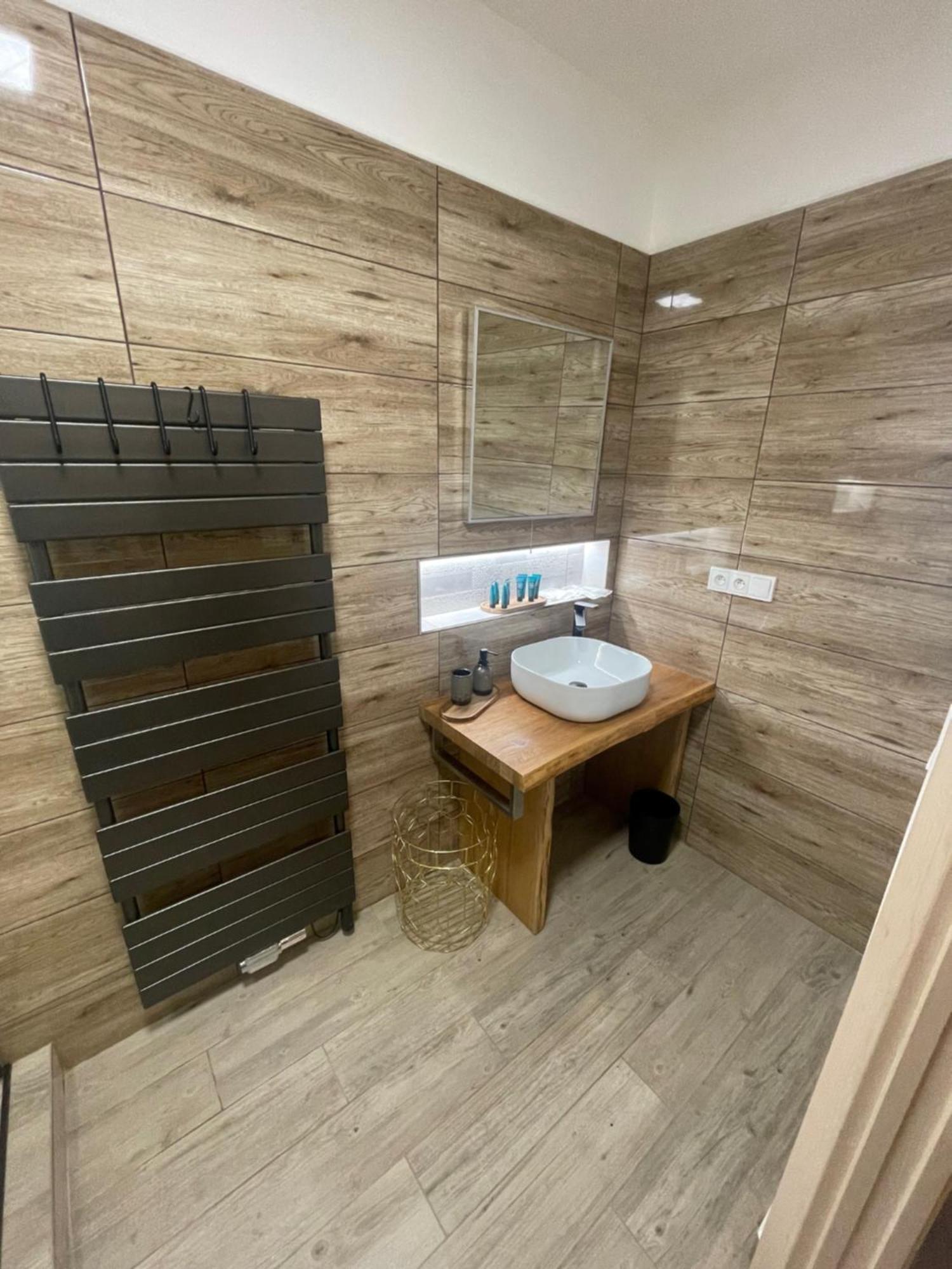 Apartman 184 - Vysoke Myto Exterior photo